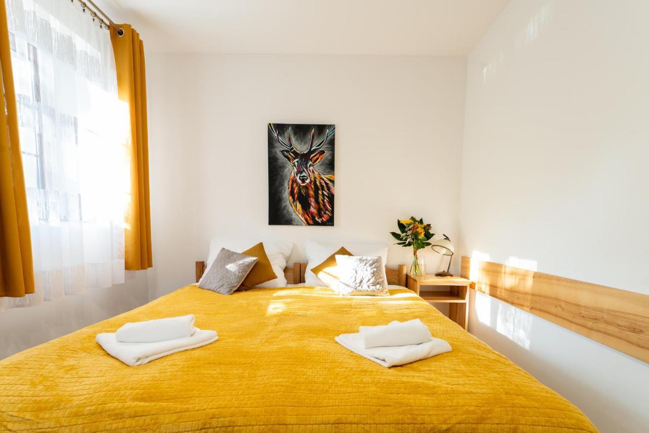Dom Krawca - Pod Chojnikiem Apartment Jelenia Gora Bagian luar foto