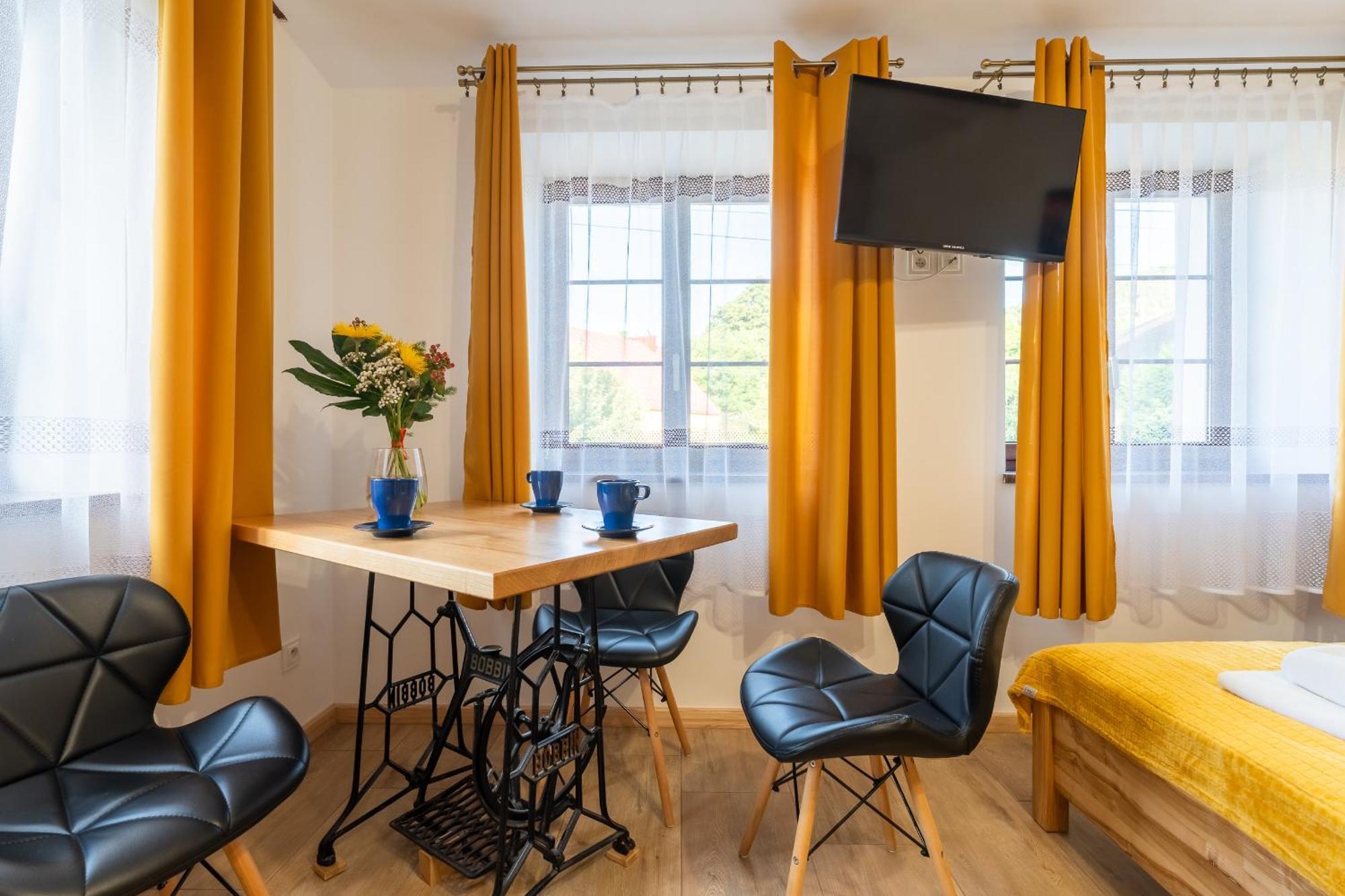 Dom Krawca - Pod Chojnikiem Apartment Jelenia Gora Bagian luar foto