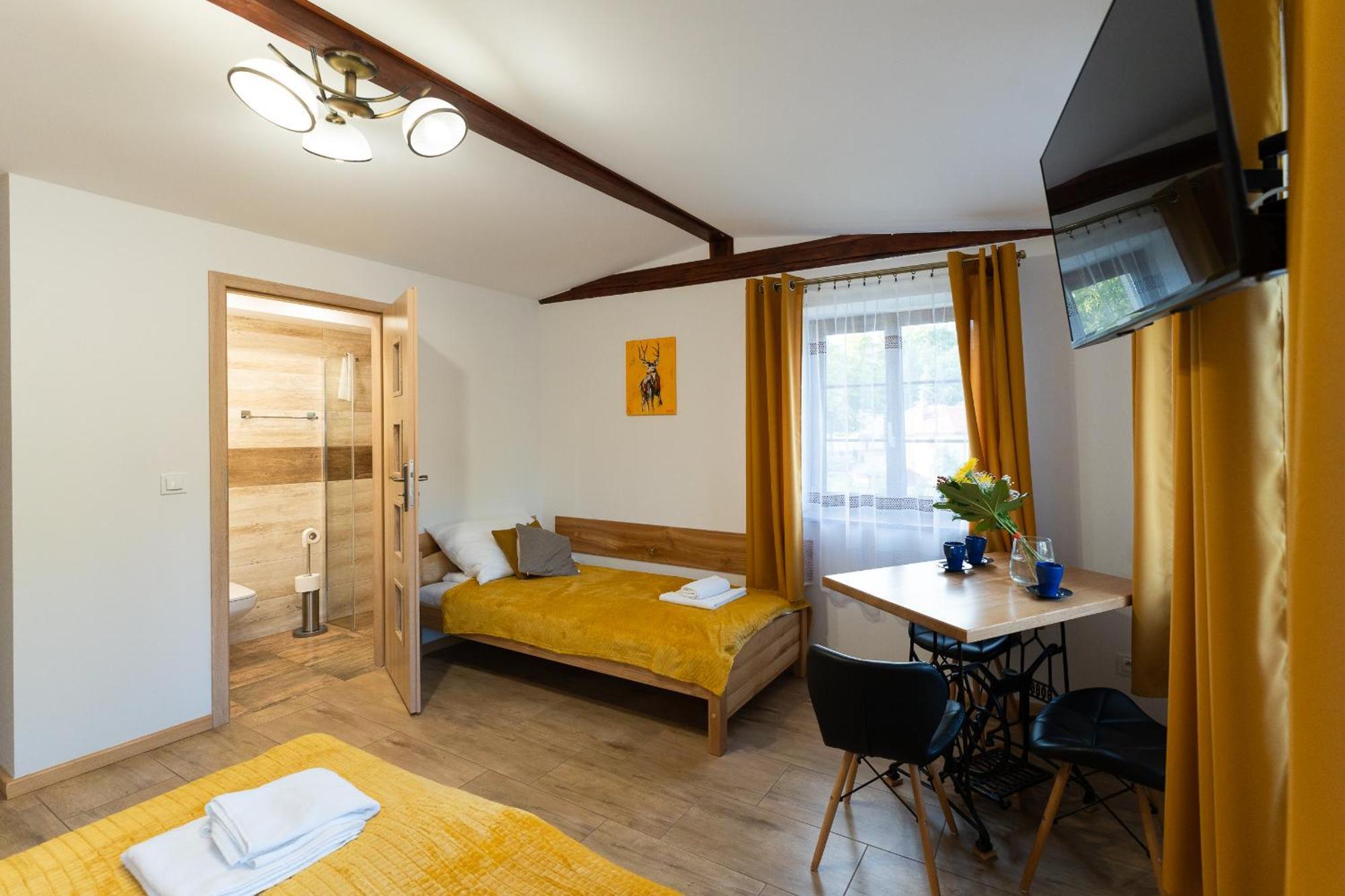 Dom Krawca - Pod Chojnikiem Apartment Jelenia Gora Bagian luar foto