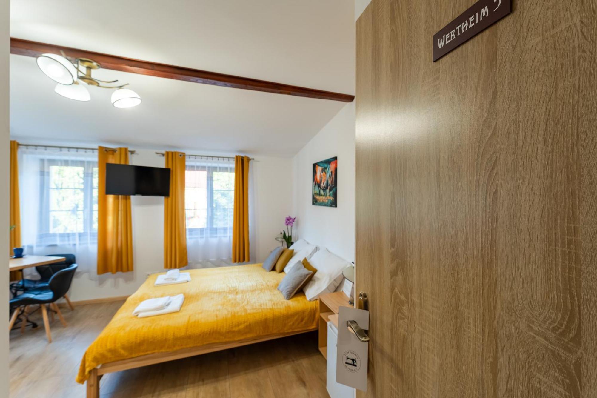 Dom Krawca - Pod Chojnikiem Apartment Jelenia Gora Bagian luar foto