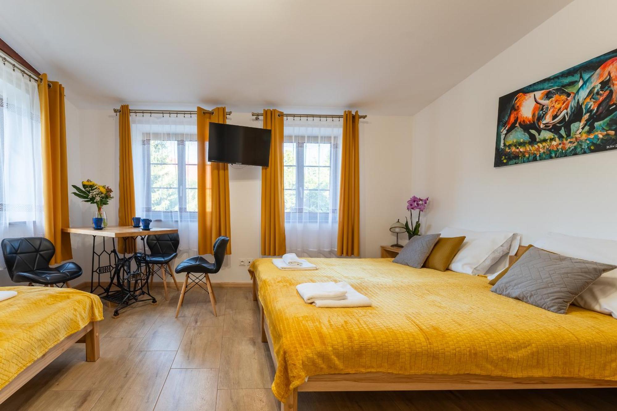 Dom Krawca - Pod Chojnikiem Apartment Jelenia Gora Bagian luar foto