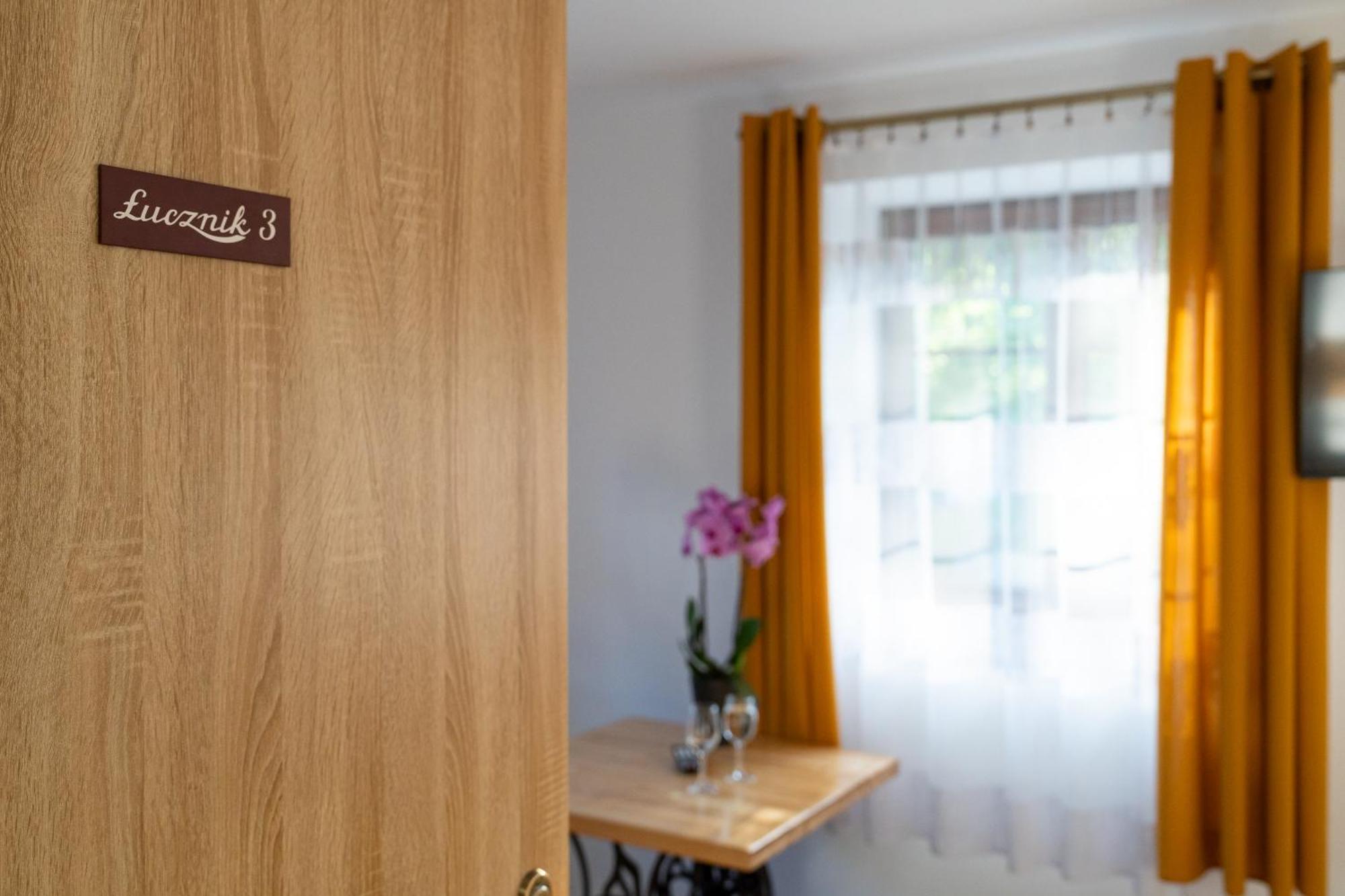 Dom Krawca - Pod Chojnikiem Apartment Jelenia Gora Bagian luar foto