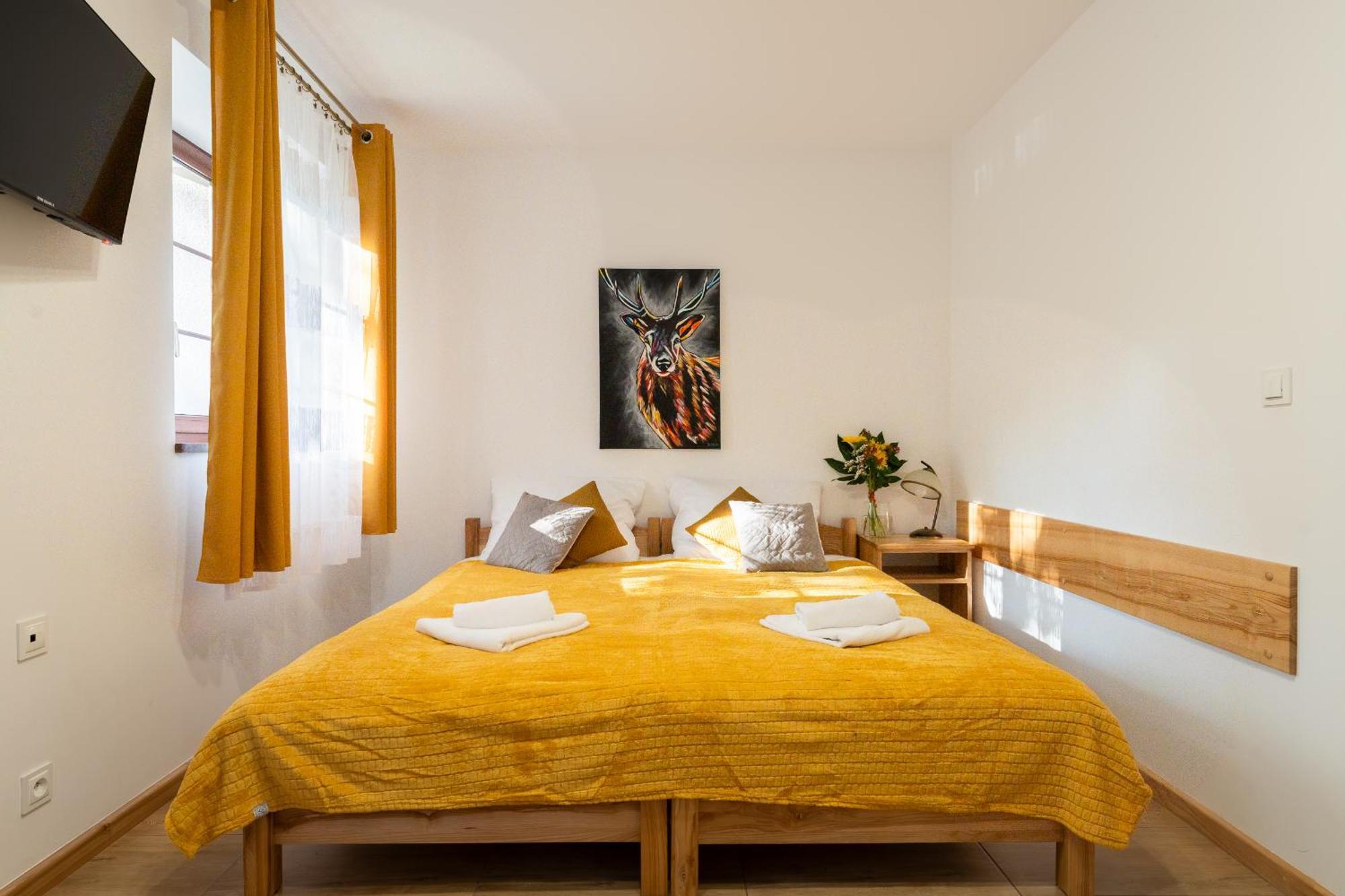 Dom Krawca - Pod Chojnikiem Apartment Jelenia Gora Bagian luar foto