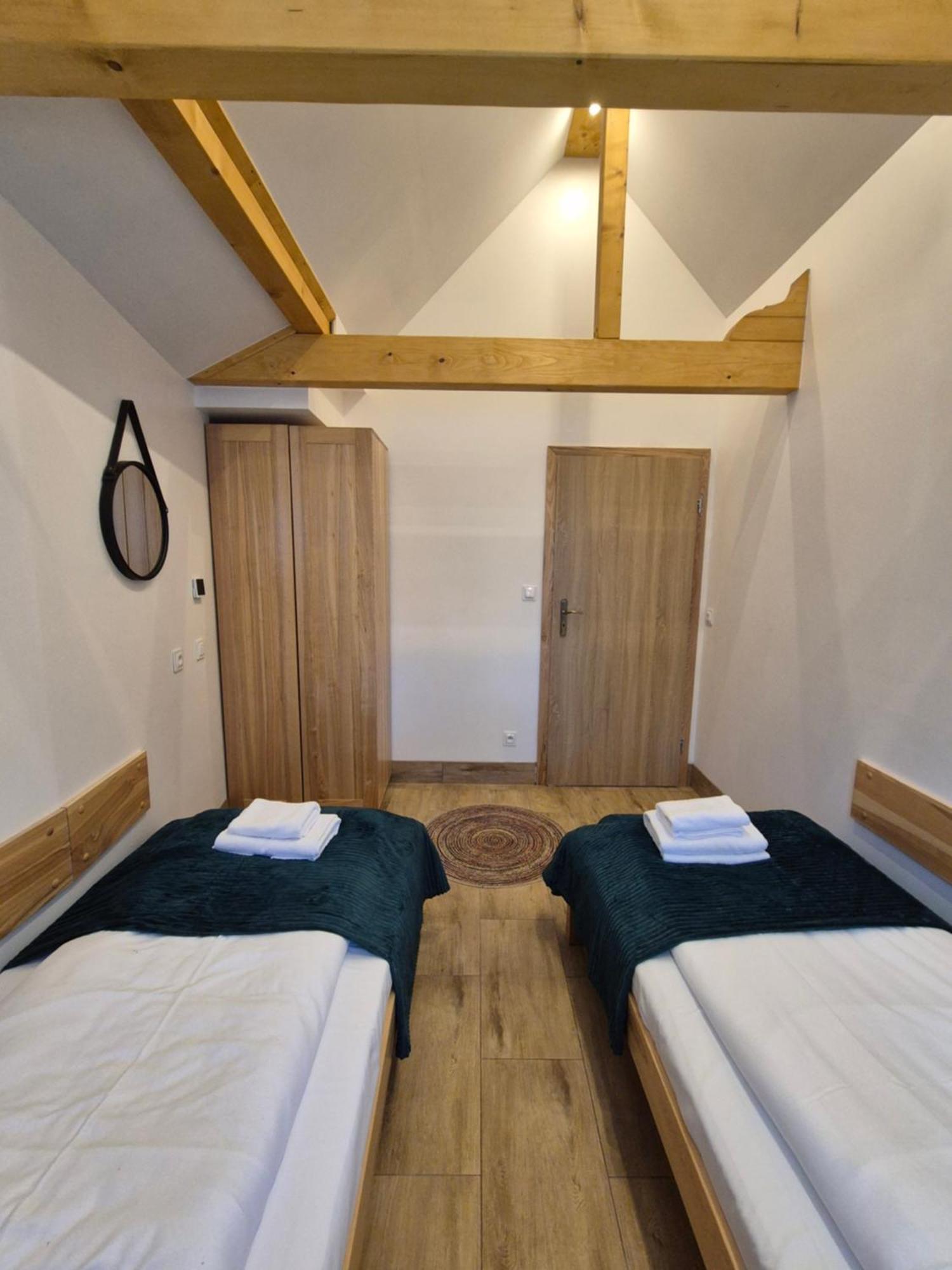 Dom Krawca - Pod Chojnikiem Apartment Jelenia Gora Bagian luar foto