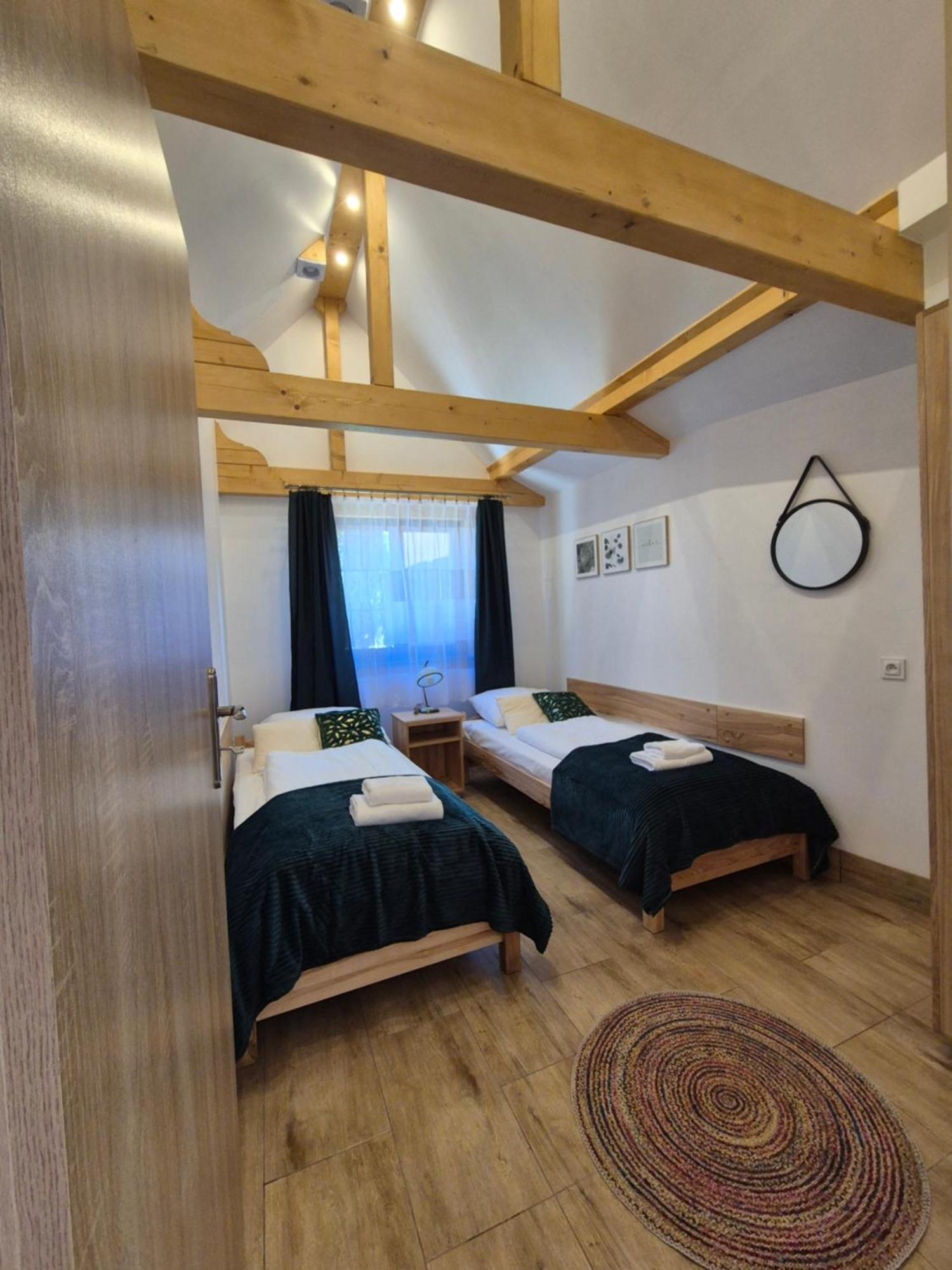 Dom Krawca - Pod Chojnikiem Apartment Jelenia Gora Bagian luar foto